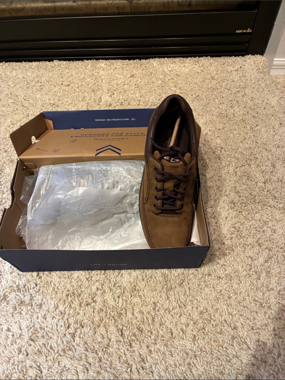 Rockport Men’s Brown and Dark Brown Leather Lace-Up Sneaker brand new in box
